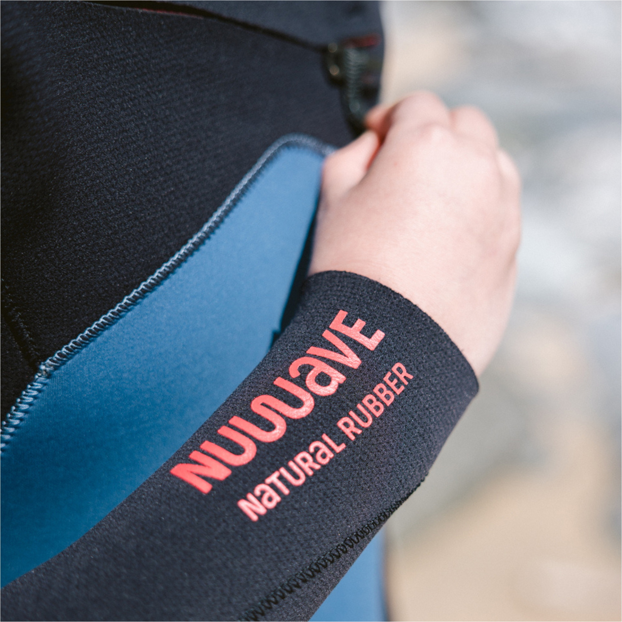 2026 C-Skins Junior Nuwave Session 5/4mm Chest Zip Wetsuit CSE54JC - Legion Blue / Black / Red